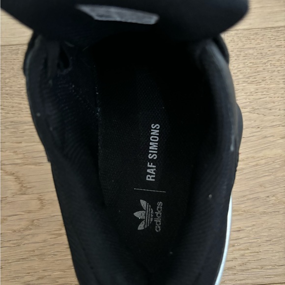 Raf Simmons ADIDAS Ozweego Core Black Silver Metallic - Picture 3 of 6